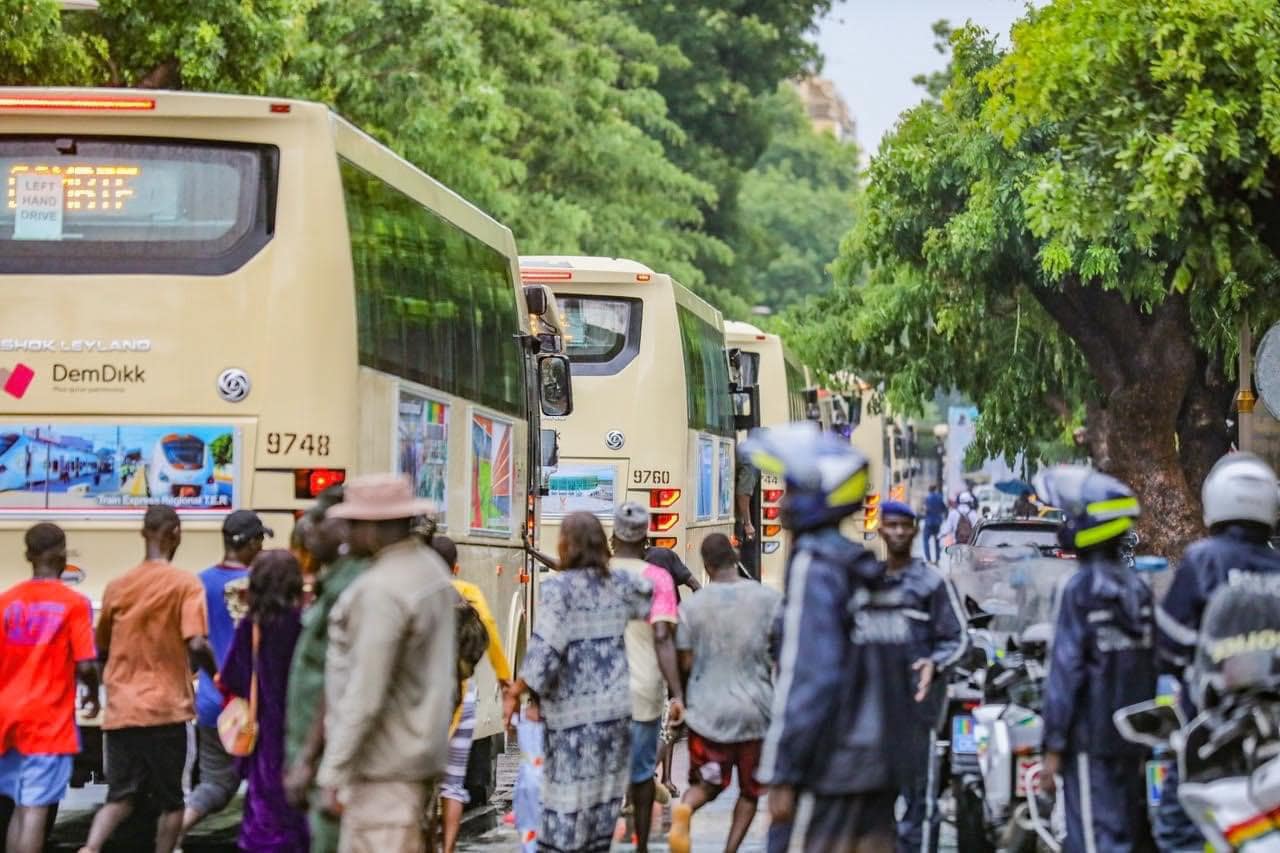 Pas De Bus De Dakar Dem Dikk Au S N Gal Ce Lundi Le Dg Incrimin